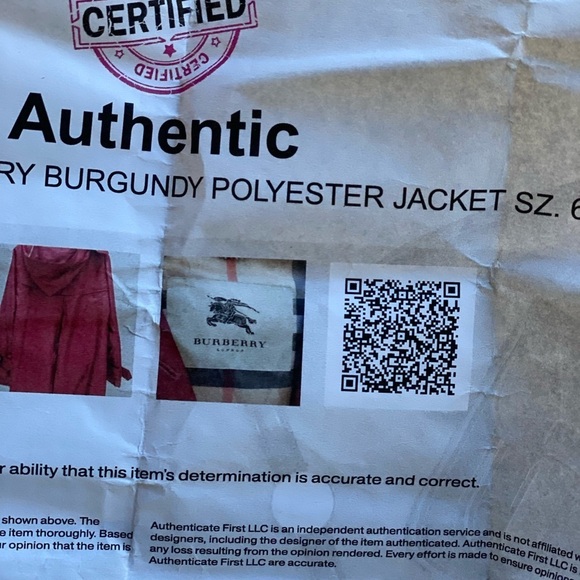 Women’s Burberry Coat with hood and certificate of Authenticity - Picture 12 of 12